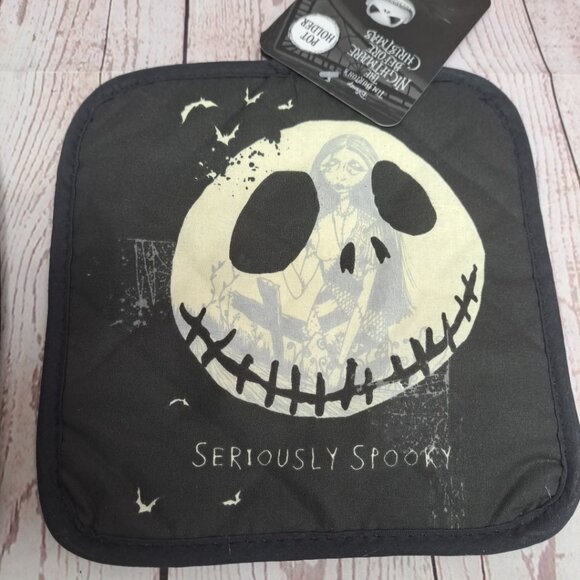 Disney Tim Burton’s The Nightmare Before Christmas Jack Sally 2 Pot Holders NWT - Picture 3 of 6